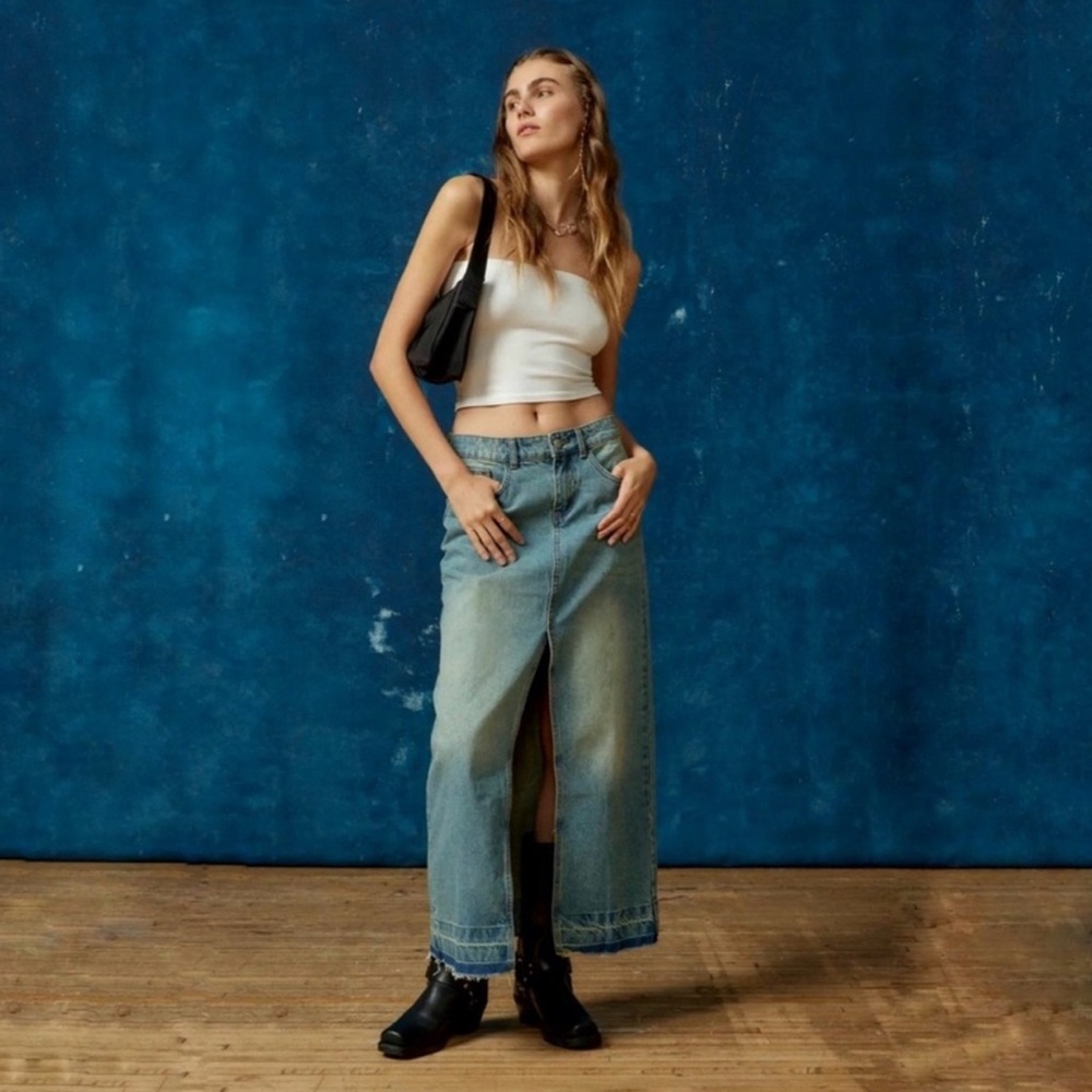 BDG Urban outfitters Festival perfect Mandi A-line Denim skirt - size small 🌺